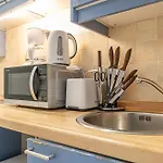 Stylish Multi Apt Perfect For Group Stays