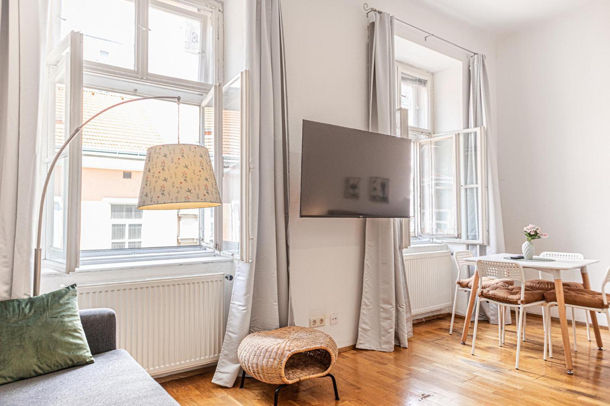 Stylish Multi Perfect For Group * Wien