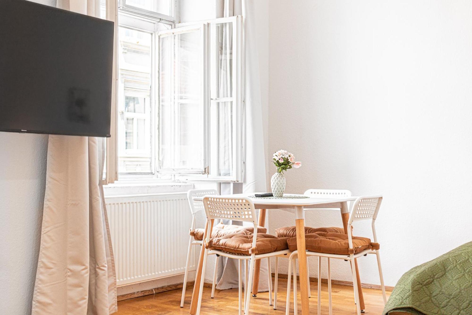 Stylish Multi Perfect For Group * Wien