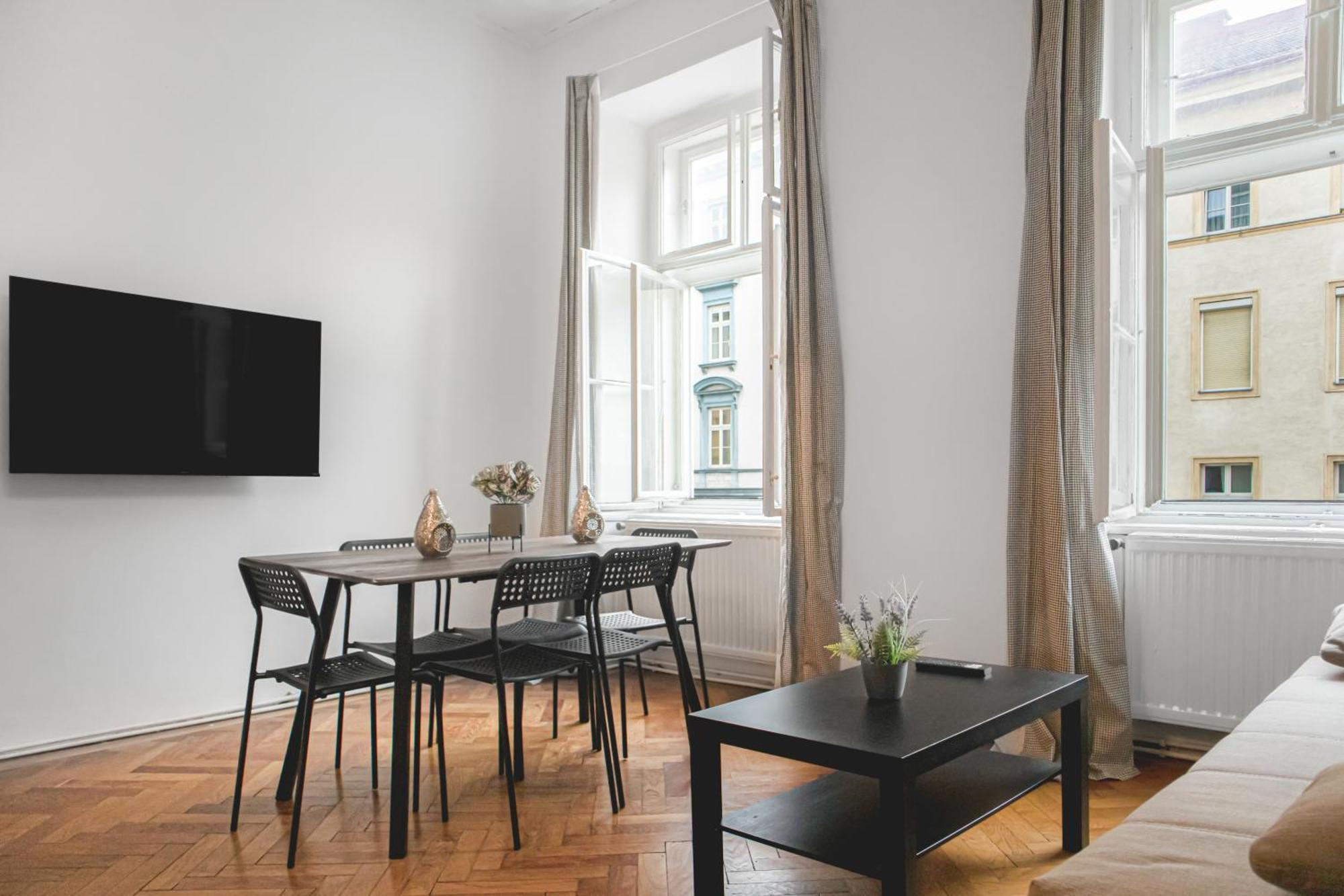 Apartment Stylish Multi Perfect For Group